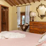 Podere Il Castello Villa
